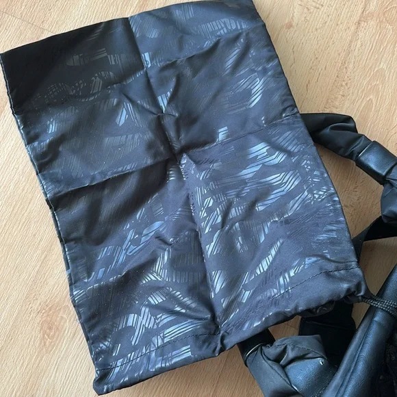 Black Lululemon tote bag with oilers embroidered logo - Picture 11 of 11